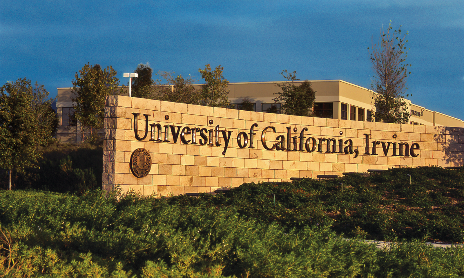 UCI-SIGNAGE-1600×960-1